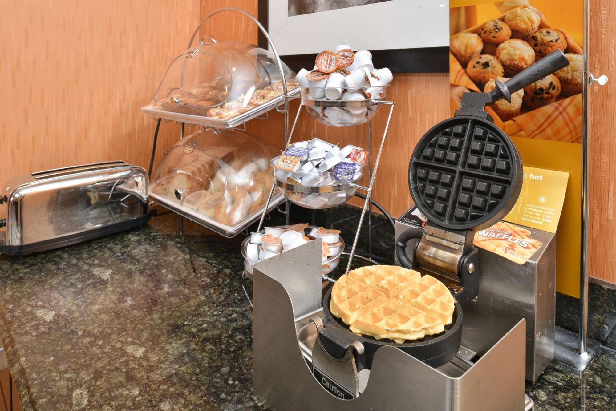 Hampton Inn Muscatine Екстер'єр фото